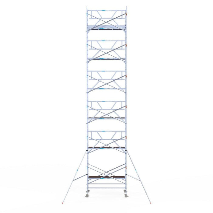 Rollgerüst Euroscaffold Professionell 135x250 13,2m Arbeitshöhe Carbonplattform gegen Fassade - Gerüstexpress.de