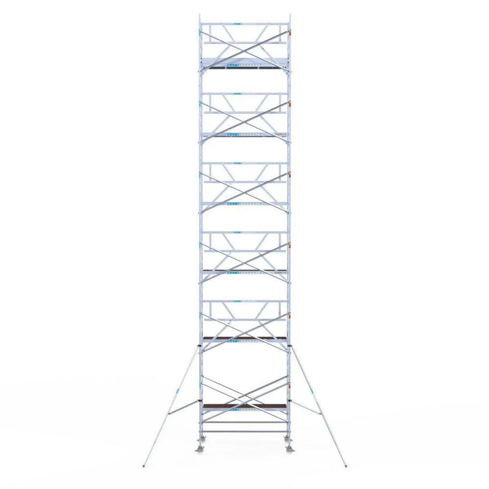 Rollgerüst Euroscaffold Professionell 135x250 13,2m Arbeitshöhe Carbonplattform gegen Fassade - Gerüstexpress.de