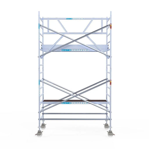 Rollgerüst Euroscaffold Professionell 135x250 5,2m Arbeitshöhe an der Fassade - Gerüstexpress.de
