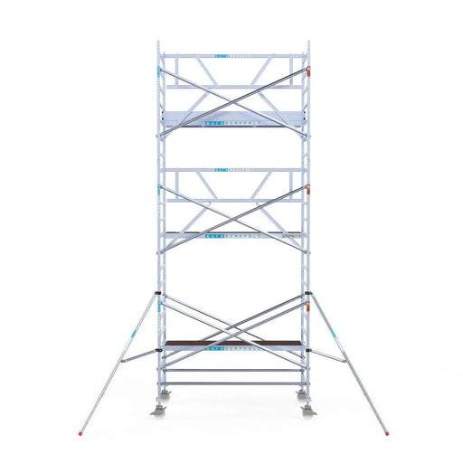 Rollgerüst Euroscaffold Professionell 135x250 7,2m Arbeitshöhe Carbonplattform gegen Fassade - Gerüstexpress.de