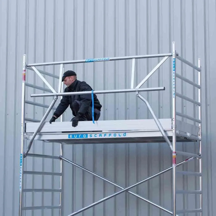 Rollgerüst Euroscaffold Professionell 135x250 7,2m Arbeitshöhe freistehend - Gerüstexpress.de
