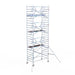 Rollgerüst Euroscaffold Professionell 135x250 8,2m Arbeitshöhe Carbonplattform gegen Fassade - Gerüstexpress.de