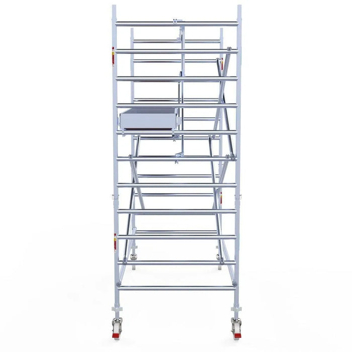 Rollgerüst Euroscaffold Professionell 135x305 4,2m Arbeitshöhe Carbonplattform gegen Fassade - Gerüstexpress.de