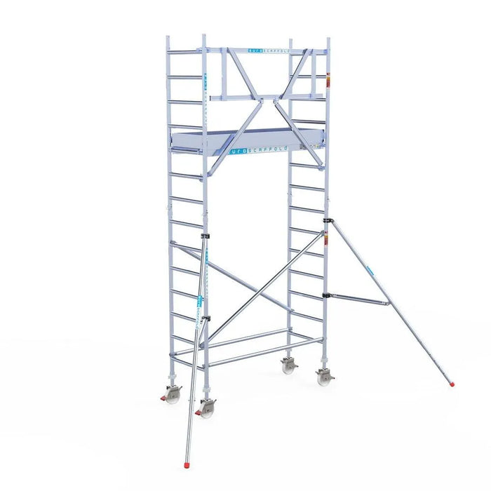 Rollgerüst Euroscaffold Professionell 75x190 5,2m Arbeitshöhe Carbonplattform gegen Fassade - Gerüstexpress.de