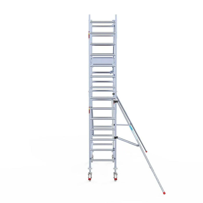 Rollgerüst Euroscaffold Professionell 75x190 5,2m Arbeitshöhe Carbonplattform gegen Fassade - Gerüstexpress.de