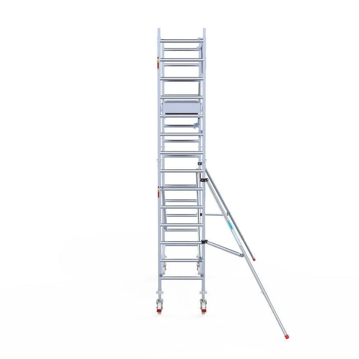 Rollgerüst Euroscaffold Professionell 75x250 5,2m Arbeitshöhe Carbonplattform gegen Fassade - Gerüstexpress.de