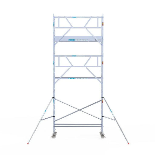 Rollgerüst Euroscaffold Professionell 75x250 7,2m Arbeitshöhe Carbonplattform gegen Fassade - Gerüstexpress.de