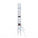 Rollgerüst Euroscaffold Professionell 75x250 8,2m Arbeitshöhe Carbonplattform gegen Fassade - Gerüstexpress.de