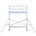 Rollgerüst Euroscaffold Professionell 75x305 5,2m Arbeitshöhe Carbonplattform gegen Fassade - Gerüstexpress.de