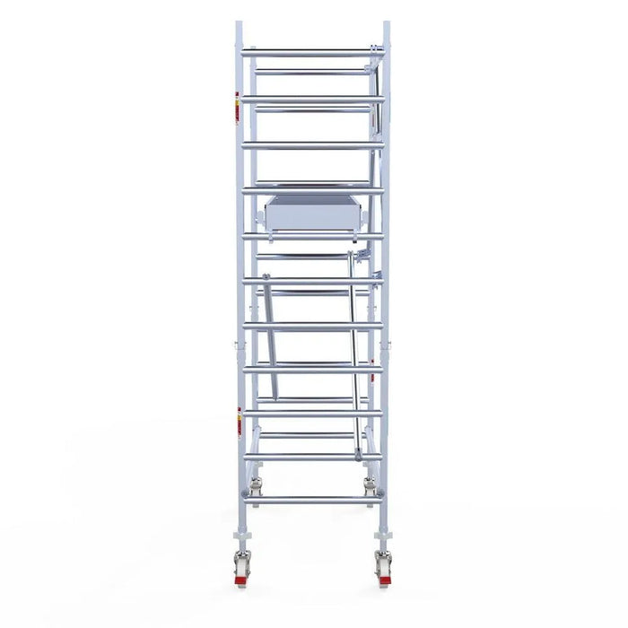 Rollgerüst Euroscaffold Professionell 90x190 4,2m Arbeitshöhe Carbonplattform gegen Fassade - Gerüstexpress.de