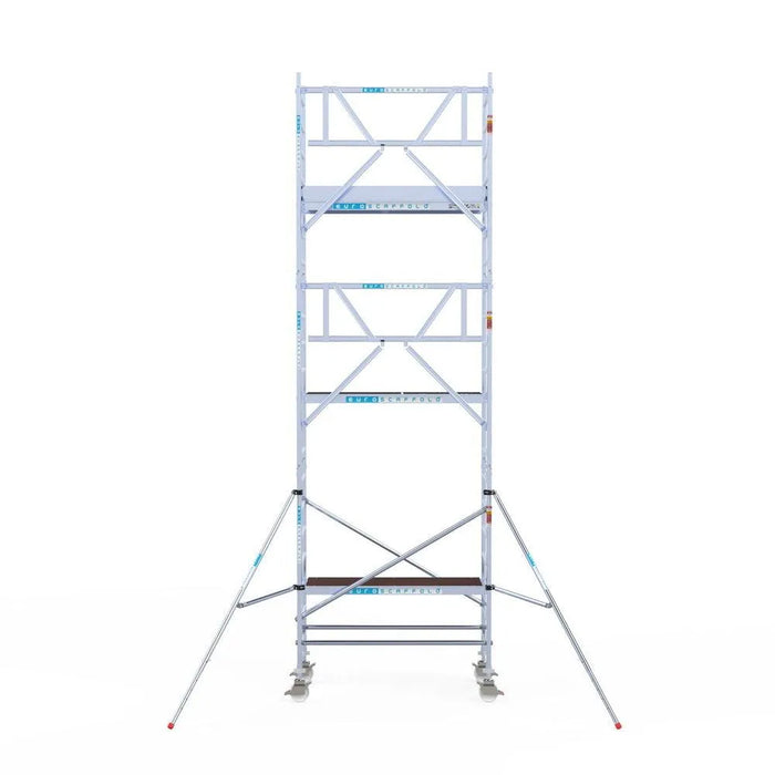 Rollgerüst Euroscaffold Professionell 90x190 7,2m Arbeitshöhe Carbonplattform gegen Fassade - Gerüstexpress.de