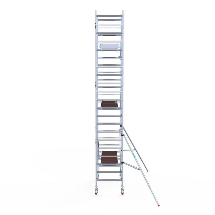 Rollgerüst Euroscaffold Professionell 90x190 7,2m Arbeitshöhe Carbonplattform gegen Fassade - Gerüstexpress.de