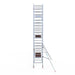 Rollgerüst Euroscaffold Professionell 90x190 7,2m Arbeitshöhe Carbonplattform gegen Fassade - Gerüstexpress.de