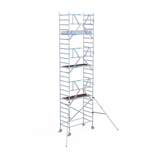 Rollgerüst Euroscaffold Professionell 90x190 8,2m Arbeitshöhe Carbonplattform gegen Fassade - Gerüstexpress.de