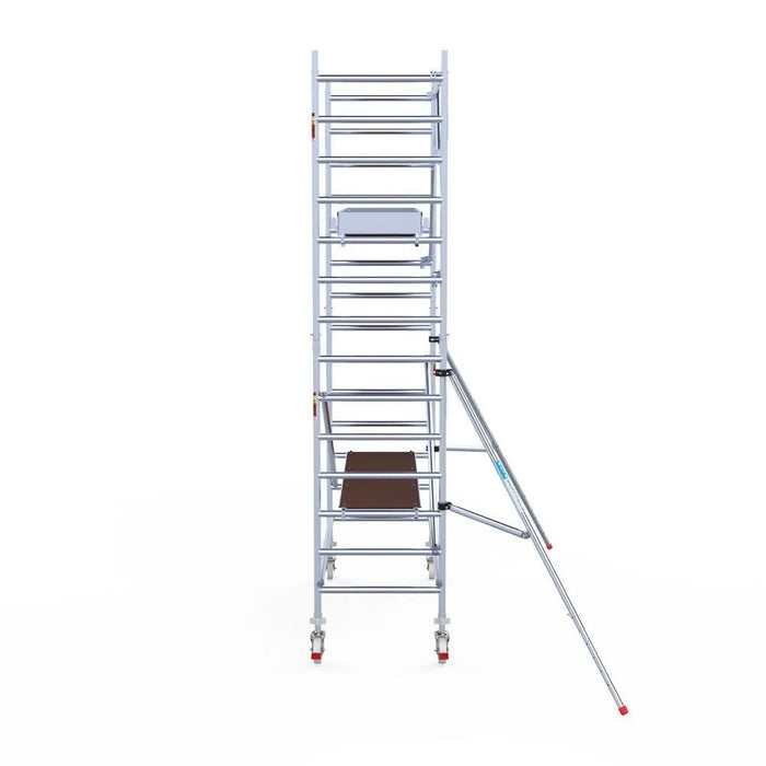 Rollgerüst Euroscaffold Professionell 90x250 5,2m Arbeitshöhe Carbonplattform gegen Fassade - Gerüstexpress.de