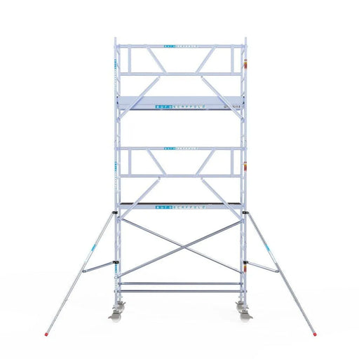 Rollgerüst Euroscaffold Professionell 90x250 6,2m Arbeitshöhe Carbonplattform gegen Fassade - Gerüstexpress.de