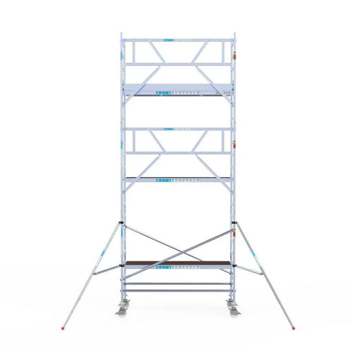 Rollgerüst Euroscaffold Professionell 90x250 7,2m Arbeitshöhe Carbonplattform gegen Fassade - Gerüstexpress.de