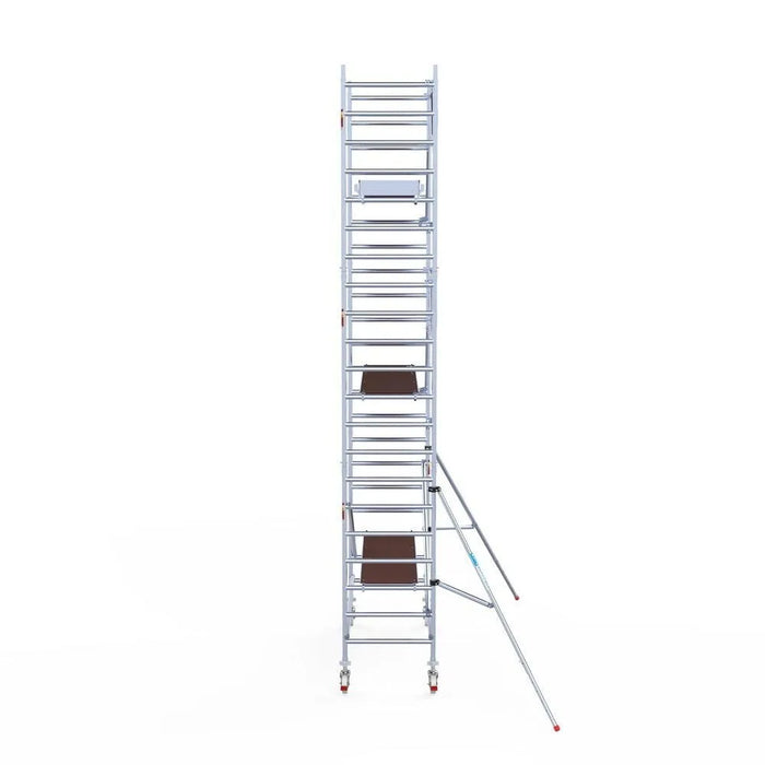 Rollgerüst Euroscaffold Professionell 90x250 7,2m Arbeitshöhe Carbonplattform gegen Fassade - Gerüstexpress.de