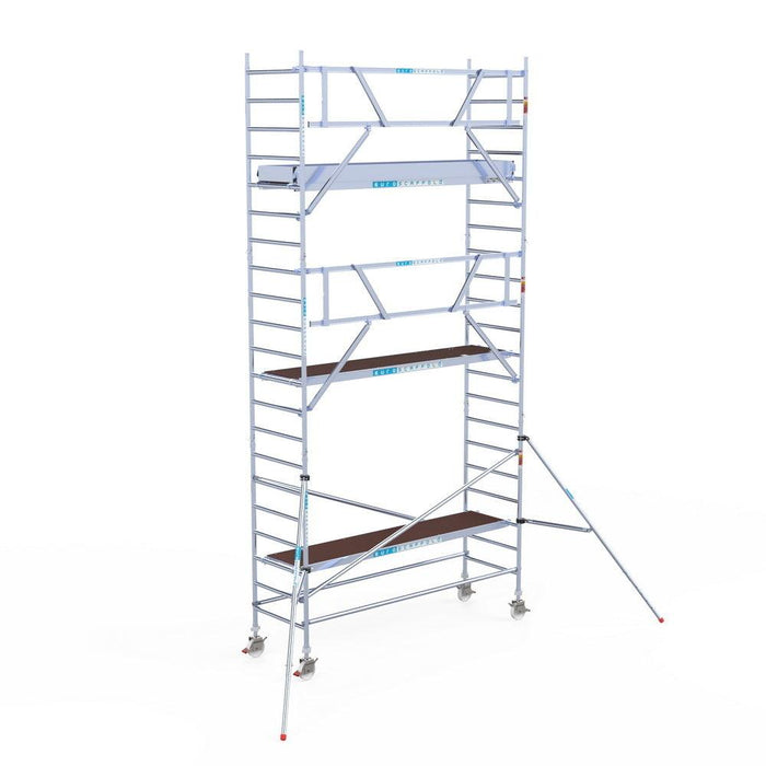 Rollgerüst Euroscaffold Professionell 90x305 7,2m Arbeitshöhe Carbonplattform gegen Fassade - Gerüstexpress.de