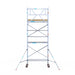 Rollgerüst Euroscaffold Basic 75x190 6,2m Arbeitshöhe Carbonplattform gegen Fassade - GerüstExpress