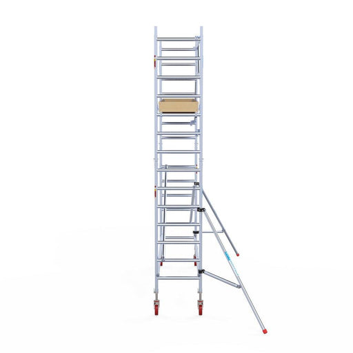 Rollgerüst Euroscaffold Basic 75x305 5,2m Arbeitshöhe Carbonplattform gegen Fassade - GerüstExpress