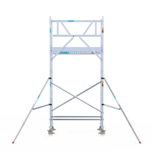 Rollgerüst Eurogerüst Original 75x190 5,2m Arbeitshöhe Carbonplattform gegen Fassade - GerüstExpress