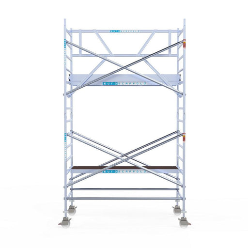 Rollgerüst Euroscaffold Professionell 135x250 5,2m Arbeitshöhe an der Fassade - GerüstExpress