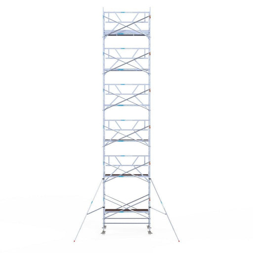 Rollgerüst Euroscaffold Professionell 135x250 13,2m Arbeitshöhe Carbonplattform gegen Fassade - GerüstExpress