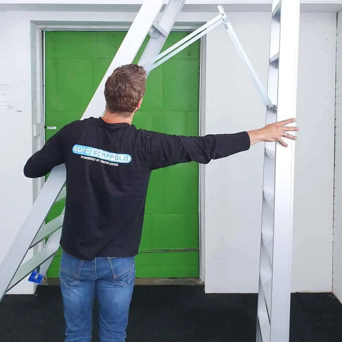 Treppe Doppeltreppen professionell 2x11 Stufen - Gerüstexpress.de
