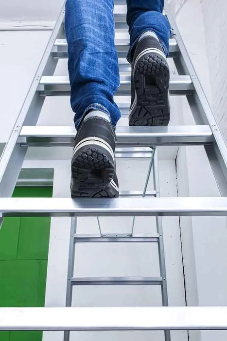 Treppe Doppeltreppen professionell 2x11 Stufen - Gerüstexpress.de