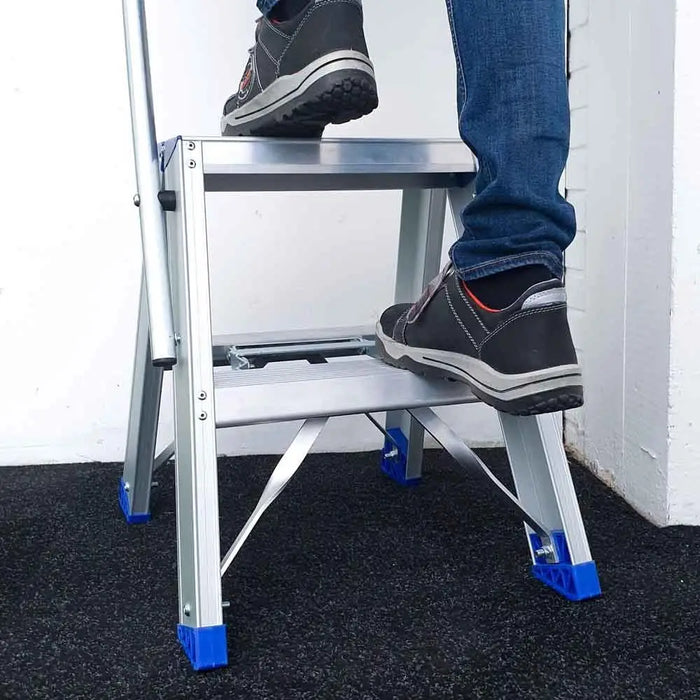 Treppe Doppeltreppen professionell 2x2 Stufen - Gerüstexpress.de