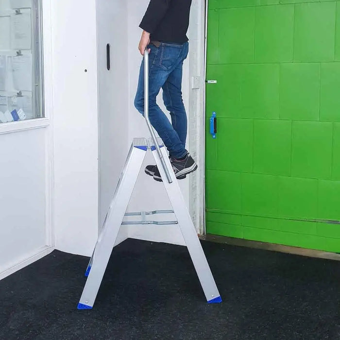 Treppe Doppeltreppen professionell 2x4 Stufen - Gerüstexpress.de