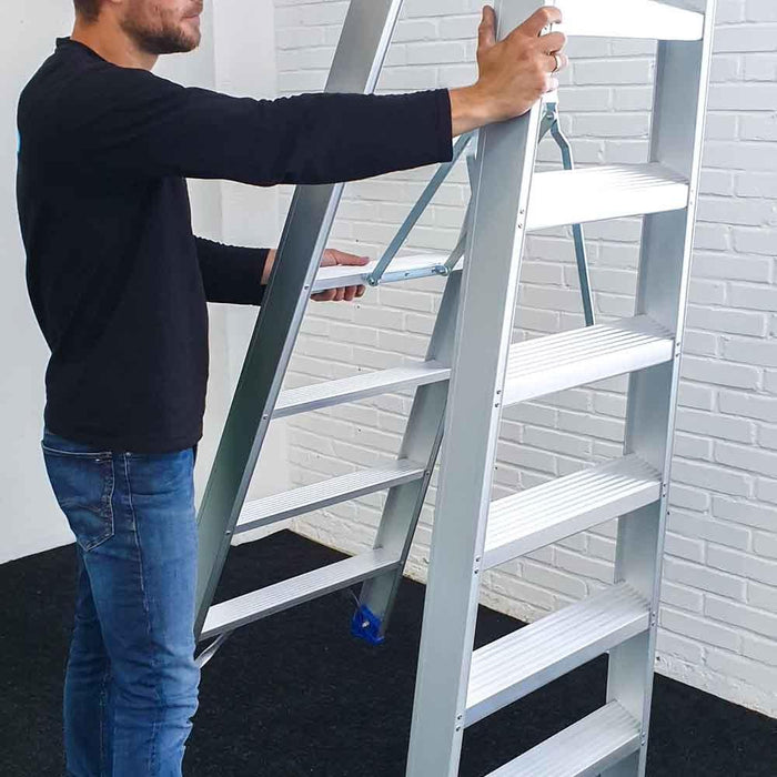 Treppe Doppeltreppen professionell 2x8 Stufen - Gerüstexpress.de