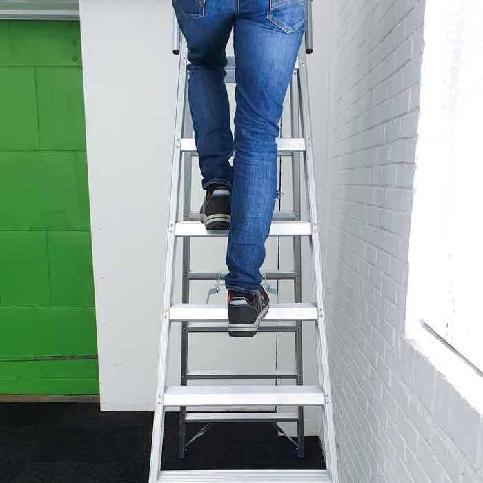 Treppe Doppeltreppen professionell 2x8 Stufen - Gerüstexpress.de